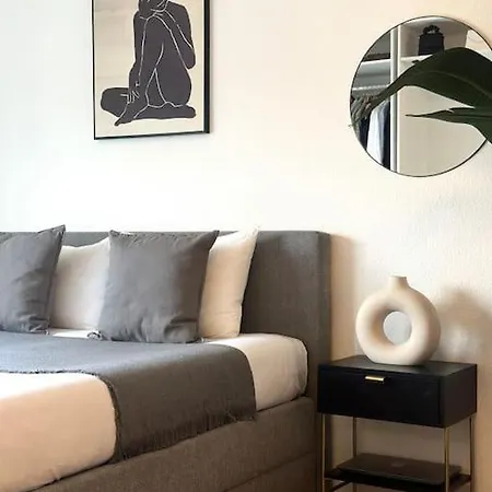 Magnifique Studio. Gare Apartment *